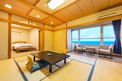 Japanese-Western style room with open-air bath